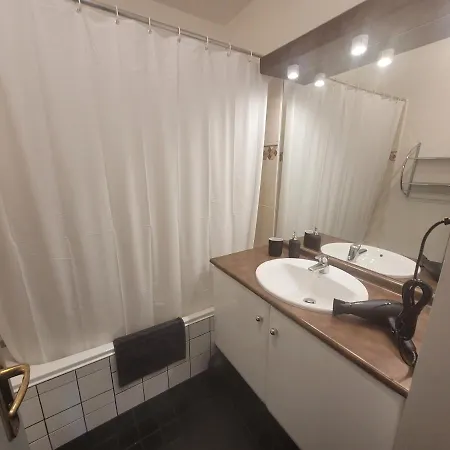 Apartman Bel Contemporain Proche Des Commodites *