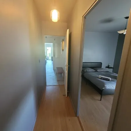 Appartement Bel Contemporain Proche Des Commodites